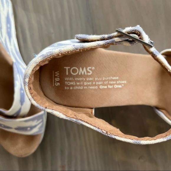 TOMS Womens Printed Hemp Strappy Wedge Sandal Ikat Blue & White size: 9.5 - Picture 9 of 10